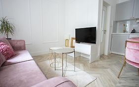 Etoile City Center Apartments